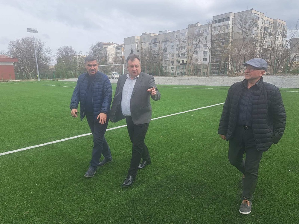 ученически стадион